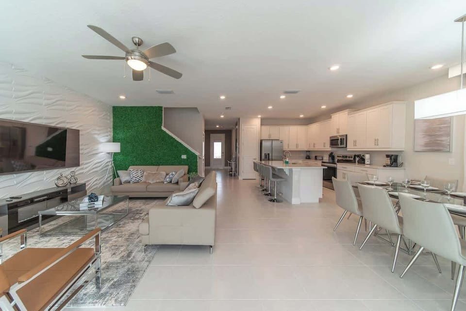 8 bedroom vacation house at Encore Resort at Reunion - Image 4