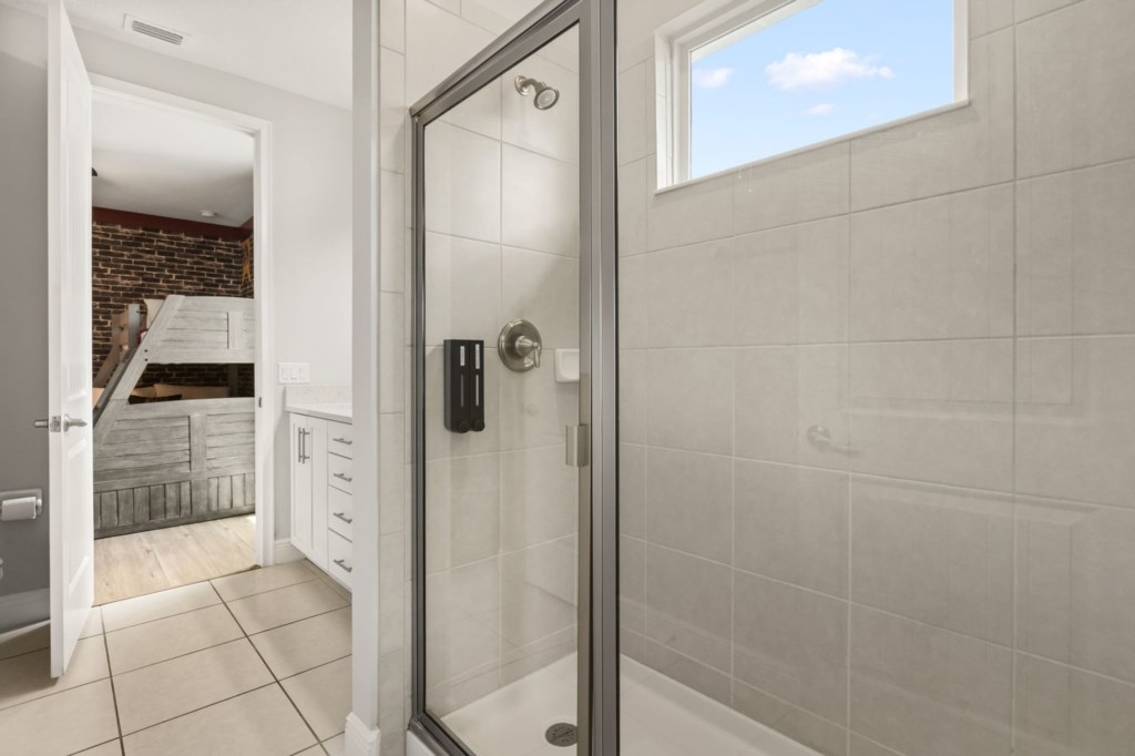 Bathroom — 256 Auburn Avenue, photo 61 of 68