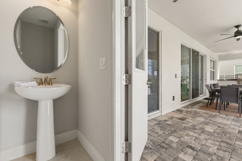 Half Bathroom — 256 Auburn Avenue, photo 62 of 68