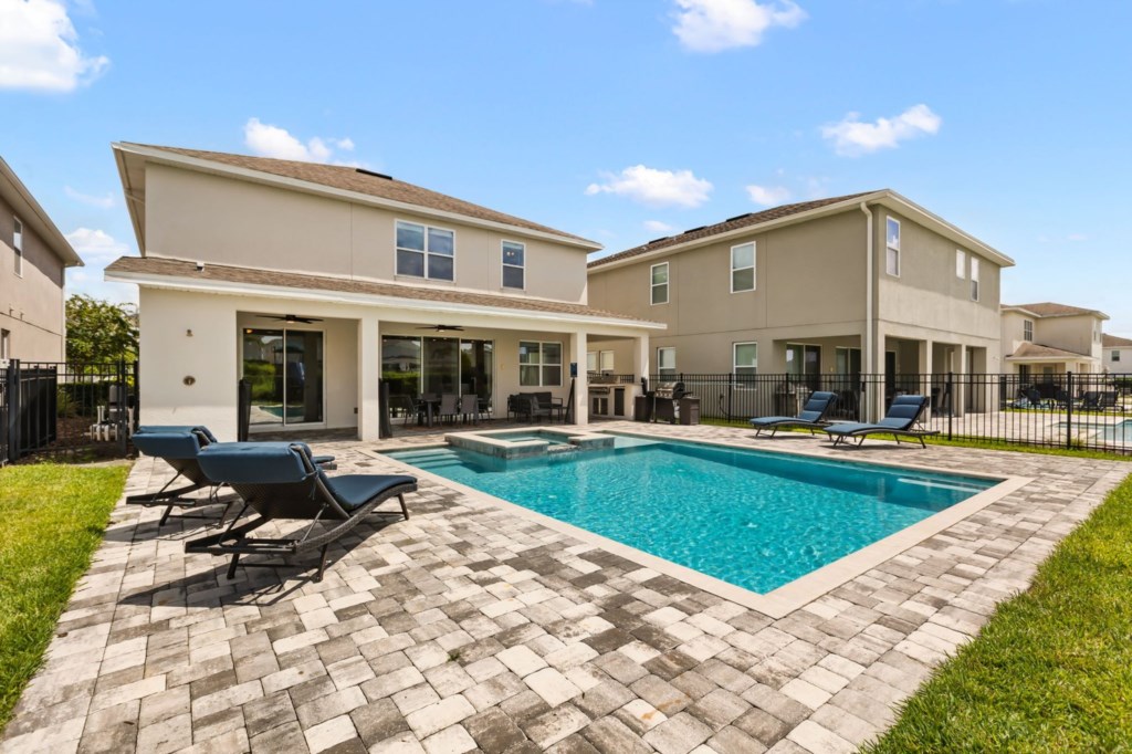 Private Pool — 256 Auburn Avenue, photo 51 of 68