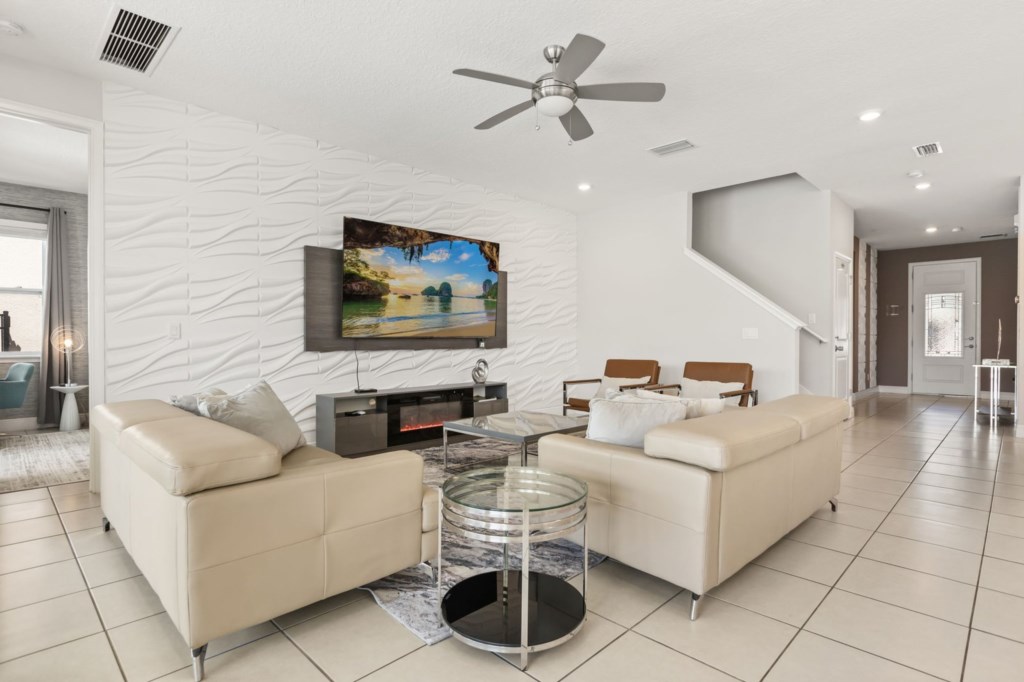 Living Room — 256 Auburn Avenue, photo 7 of 68