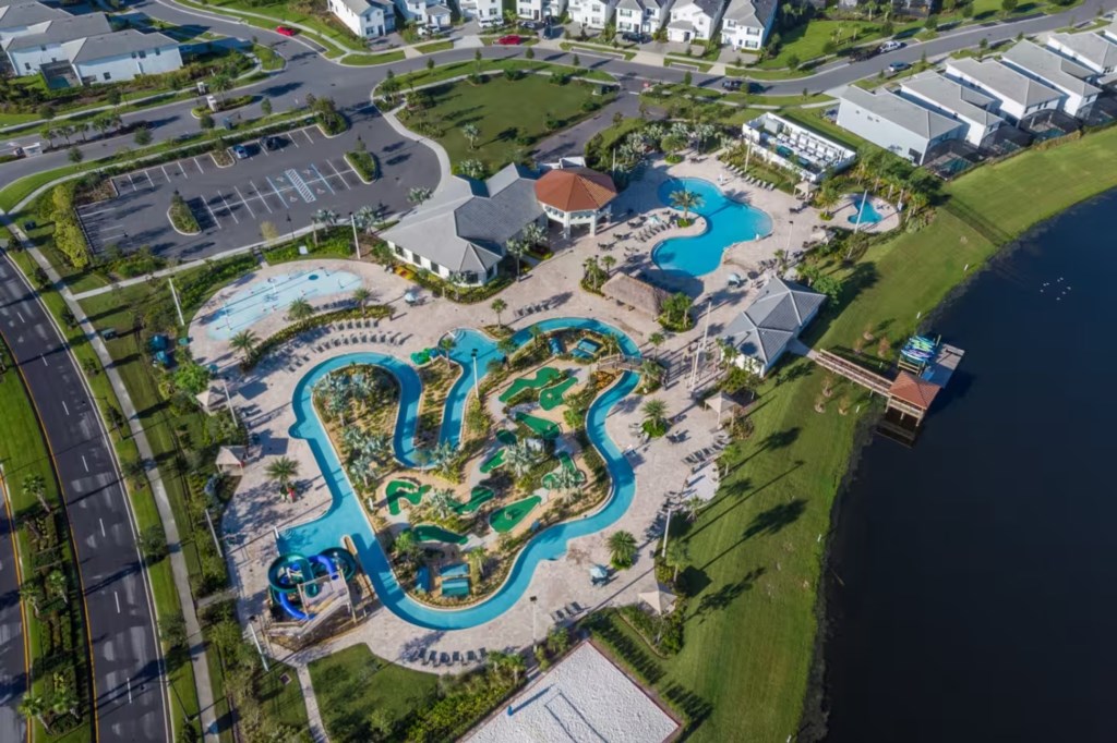 4 bedroom vacation townhouse at Storey Lake - Image 1