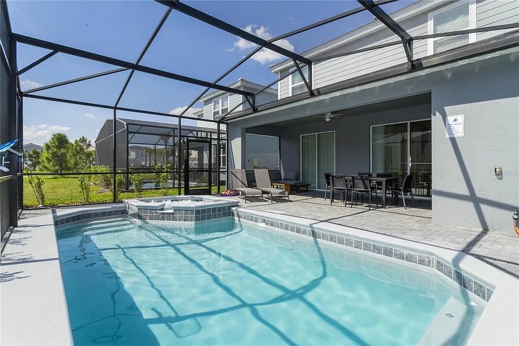 5 bedroom vacation house at Solterra - Image 30
