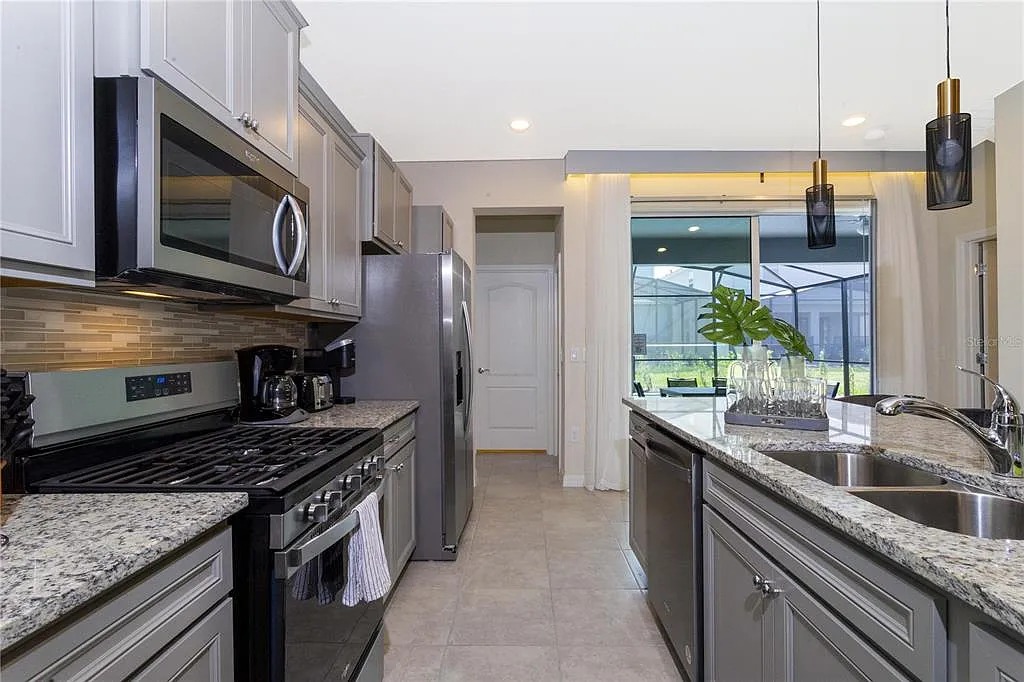 5 bedroom vacation house at Solterra - Image 7