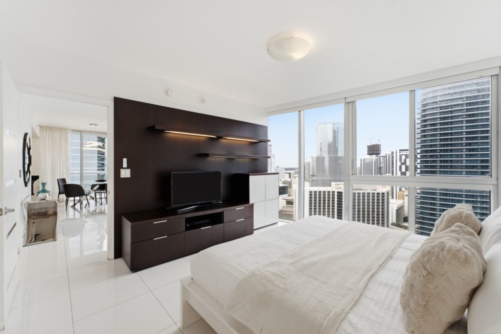 2 bedroom vacation apartment at Iconbrickell - Image 14