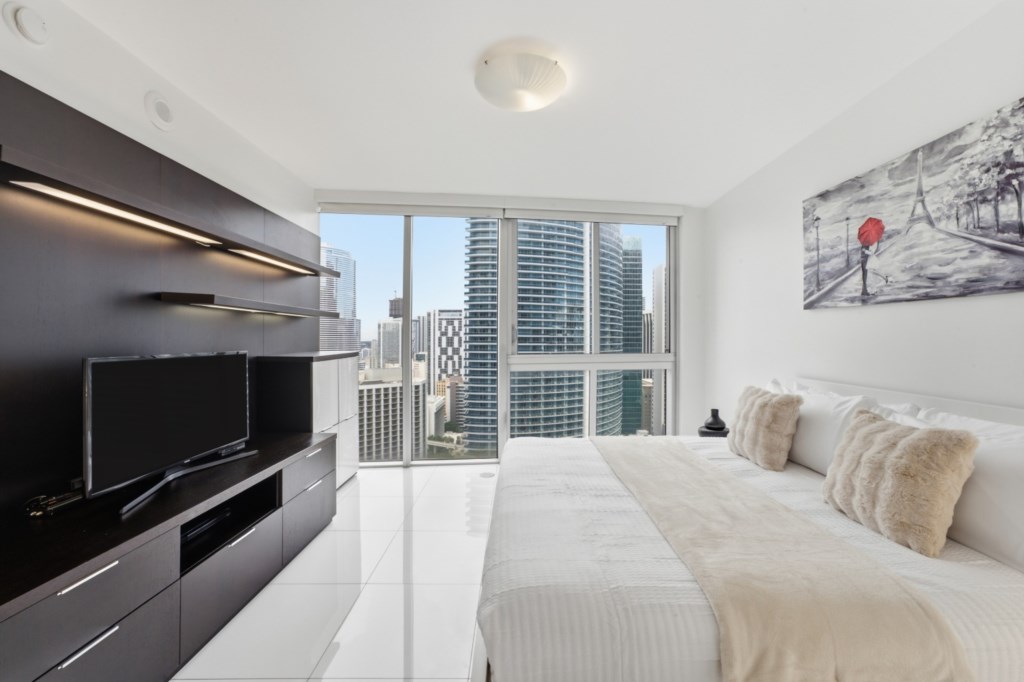 2 bedroom vacation apartment at Iconbrickell - Image 15