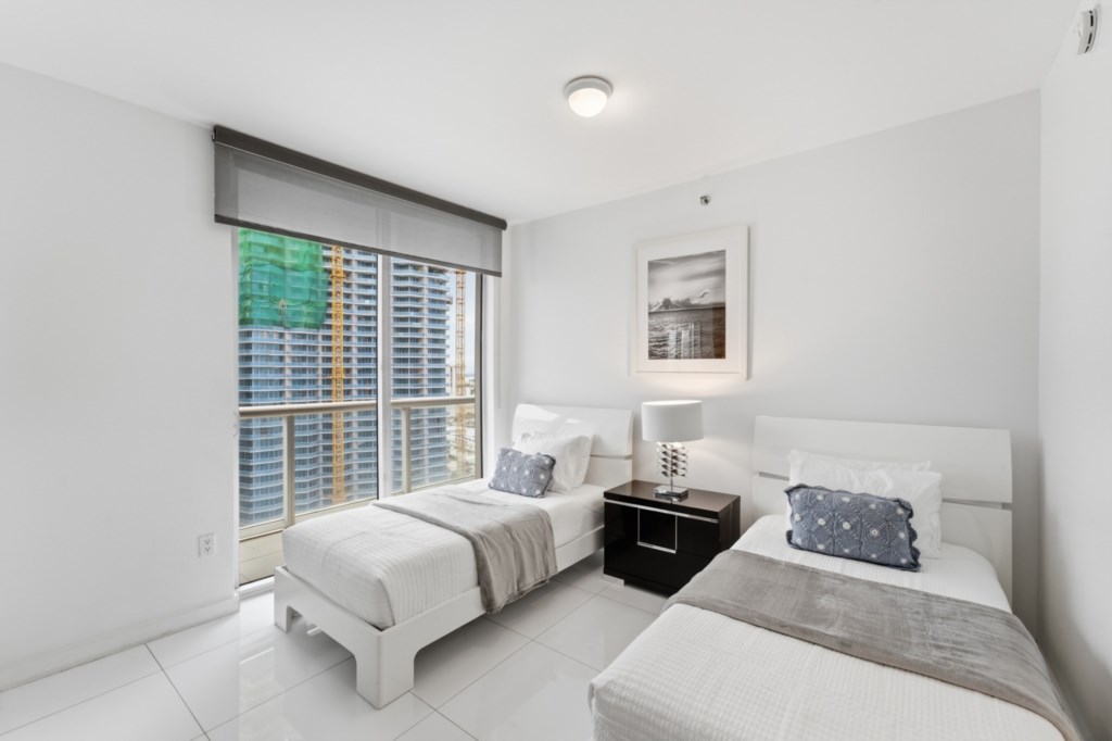 2 bedroom vacation apartment at Iconbrickell - Image 16