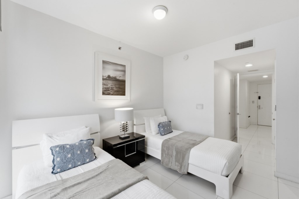 2 bedroom vacation apartment at Iconbrickell - Image 18