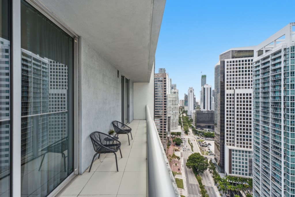 2 bedroom vacation apartment at Iconbrickell - Image 20