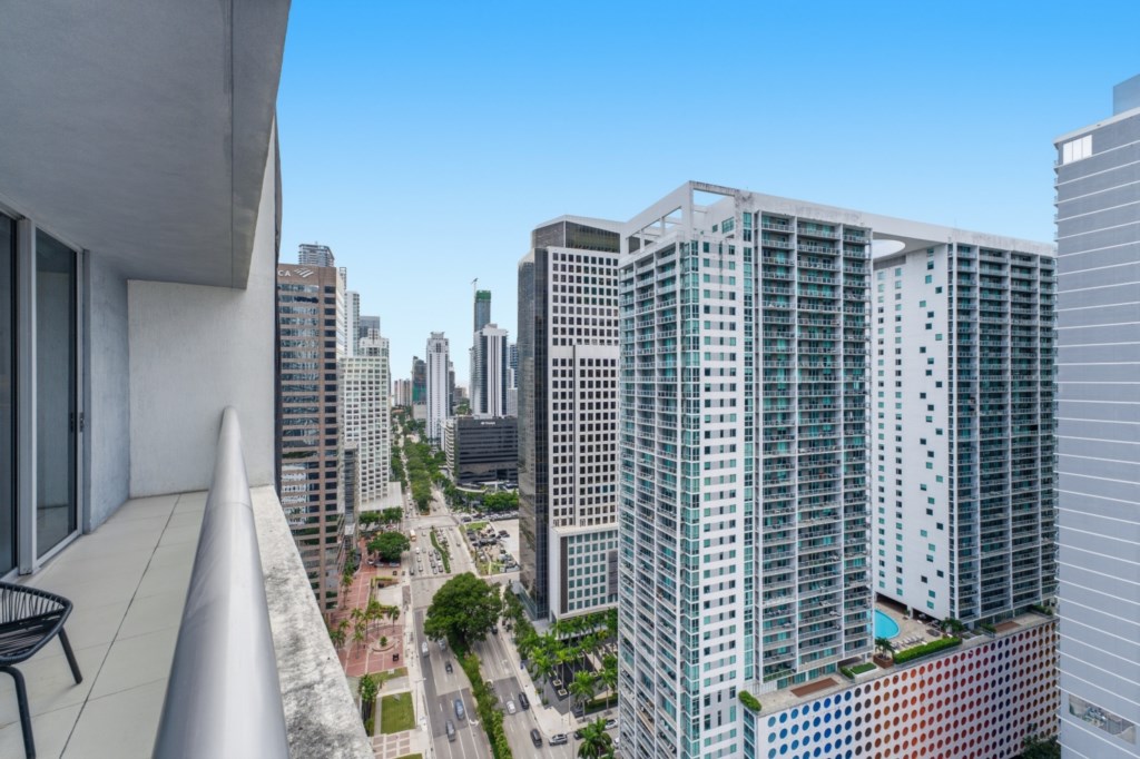 2 bedroom vacation apartment at Iconbrickell - Image 23