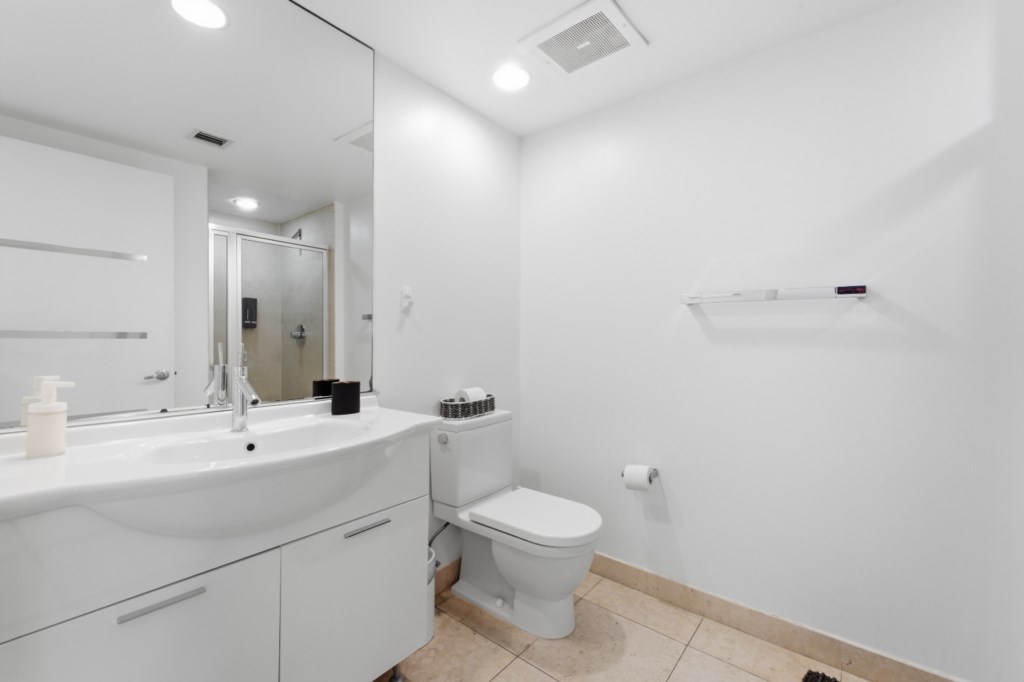 2 bedroom vacation apartment at Iconbrickell - Image 24