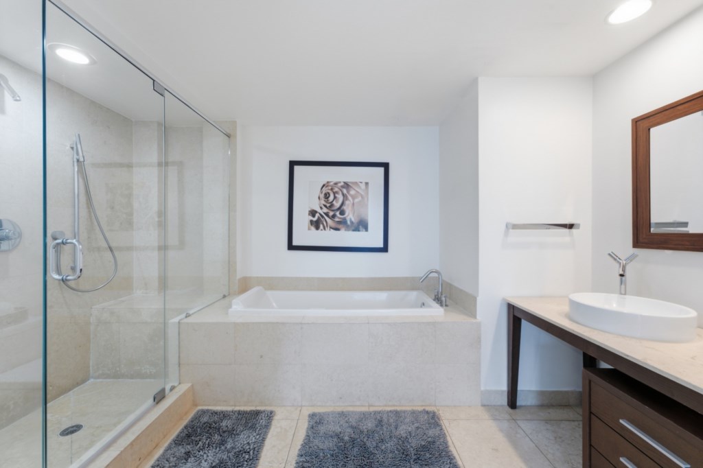 2 bedroom vacation apartment at Iconbrickell - Image 25