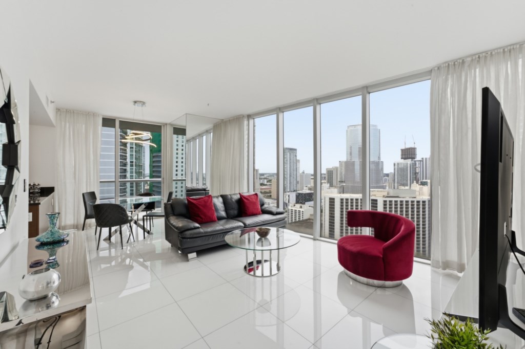 2 bedroom vacation apartment at Iconbrickell - Image 4