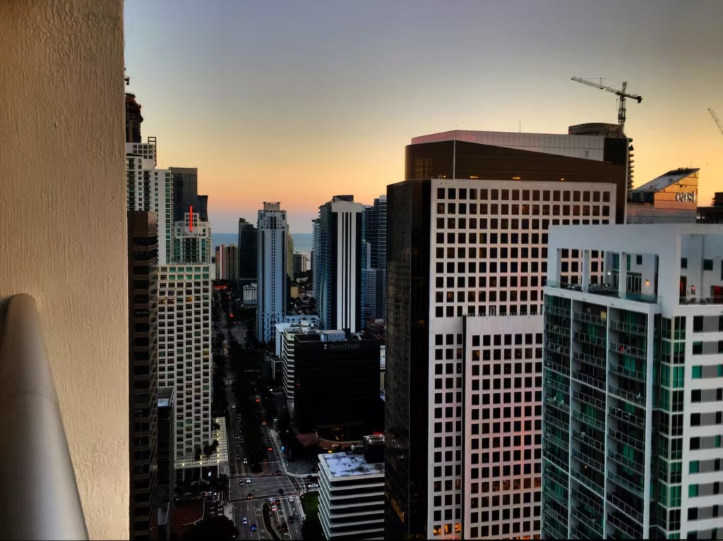 2 bedroom vacation apartment at Iconbrickell - Image 18