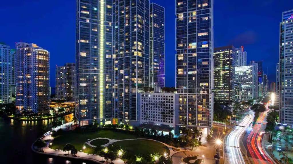 2 bedroom vacation apartment at Iconbrickell - Image 19