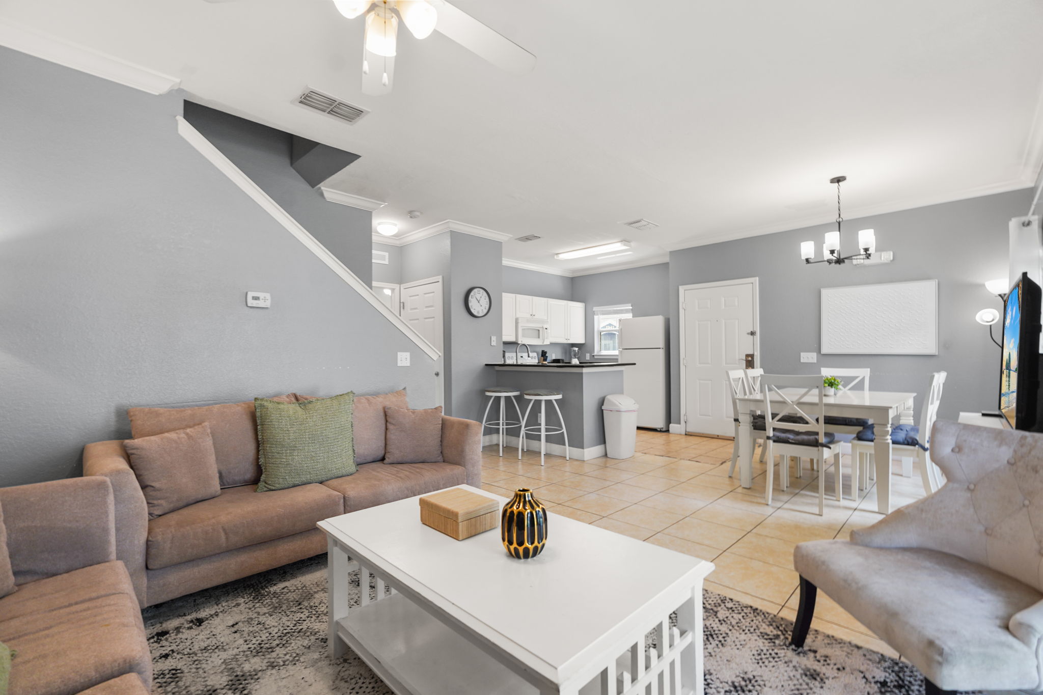 4 bedroom vacation townhouse at Lucaya Village - Image 1