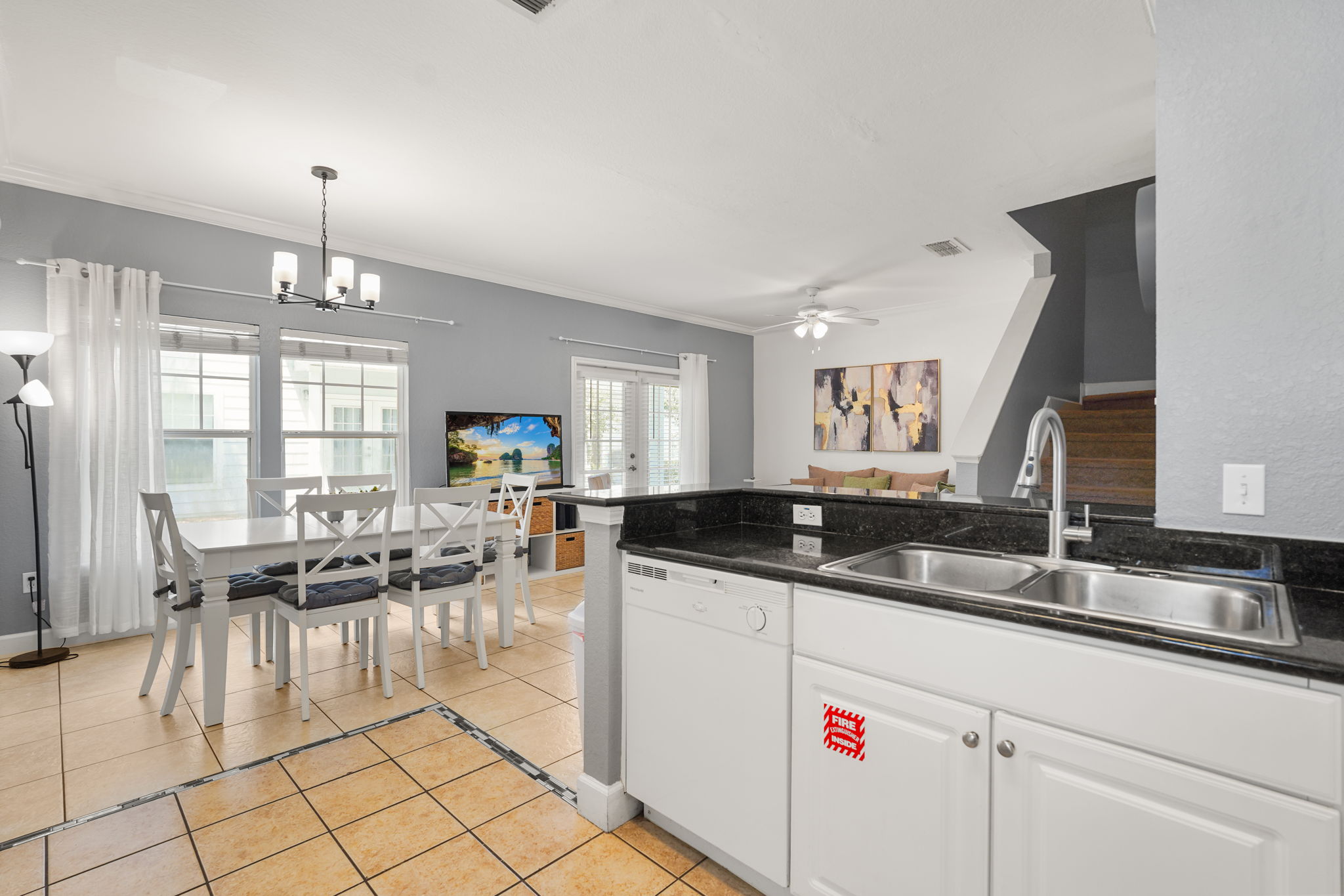 4 bedroom vacation townhouse at Lucaya Village - Image 10