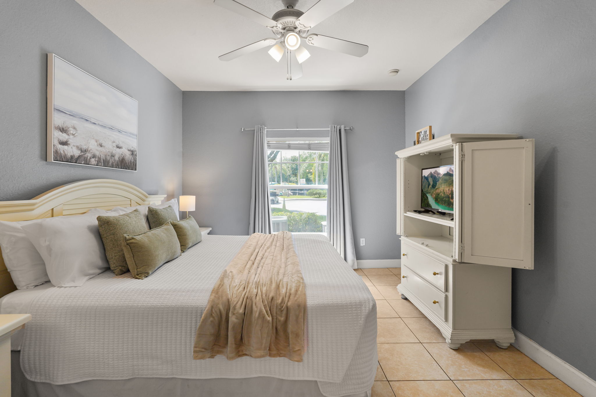 4 bedroom vacation townhouse at Lucaya Village - Image 12