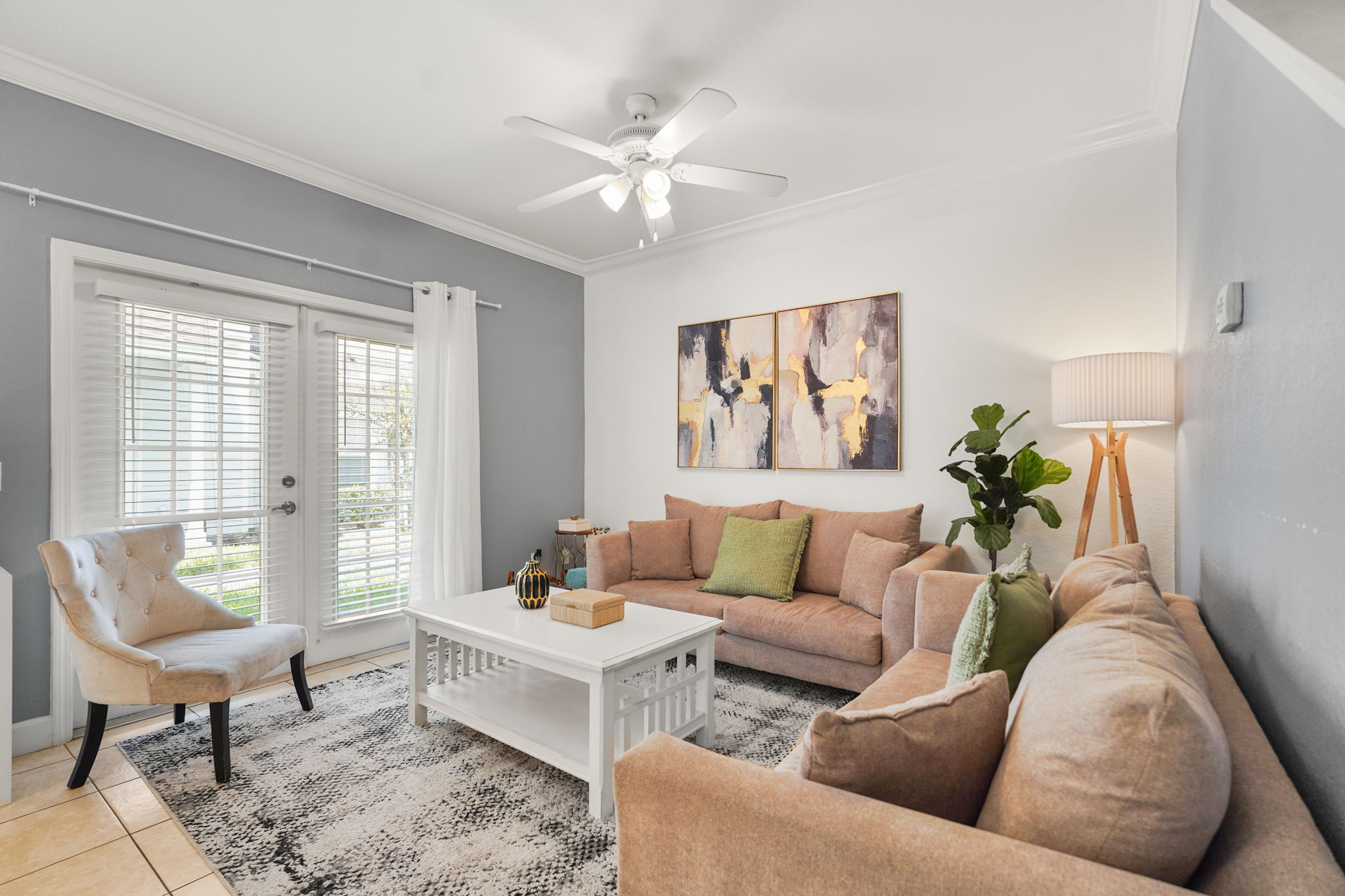 4 bedroom vacation townhouse at Lucaya Village - Image 2
