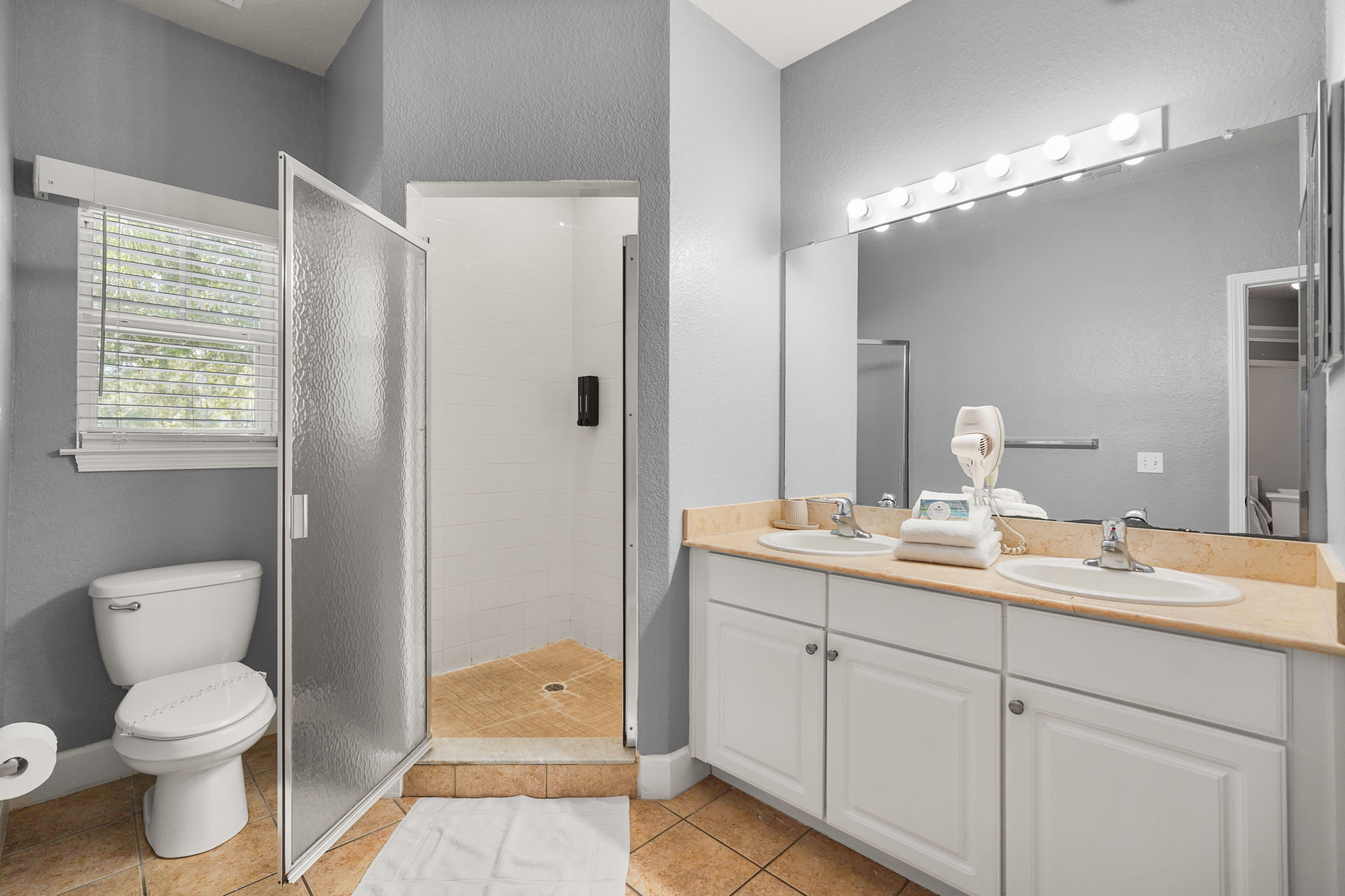 4 bedroom vacation townhouse at Lucaya Village - Image 22