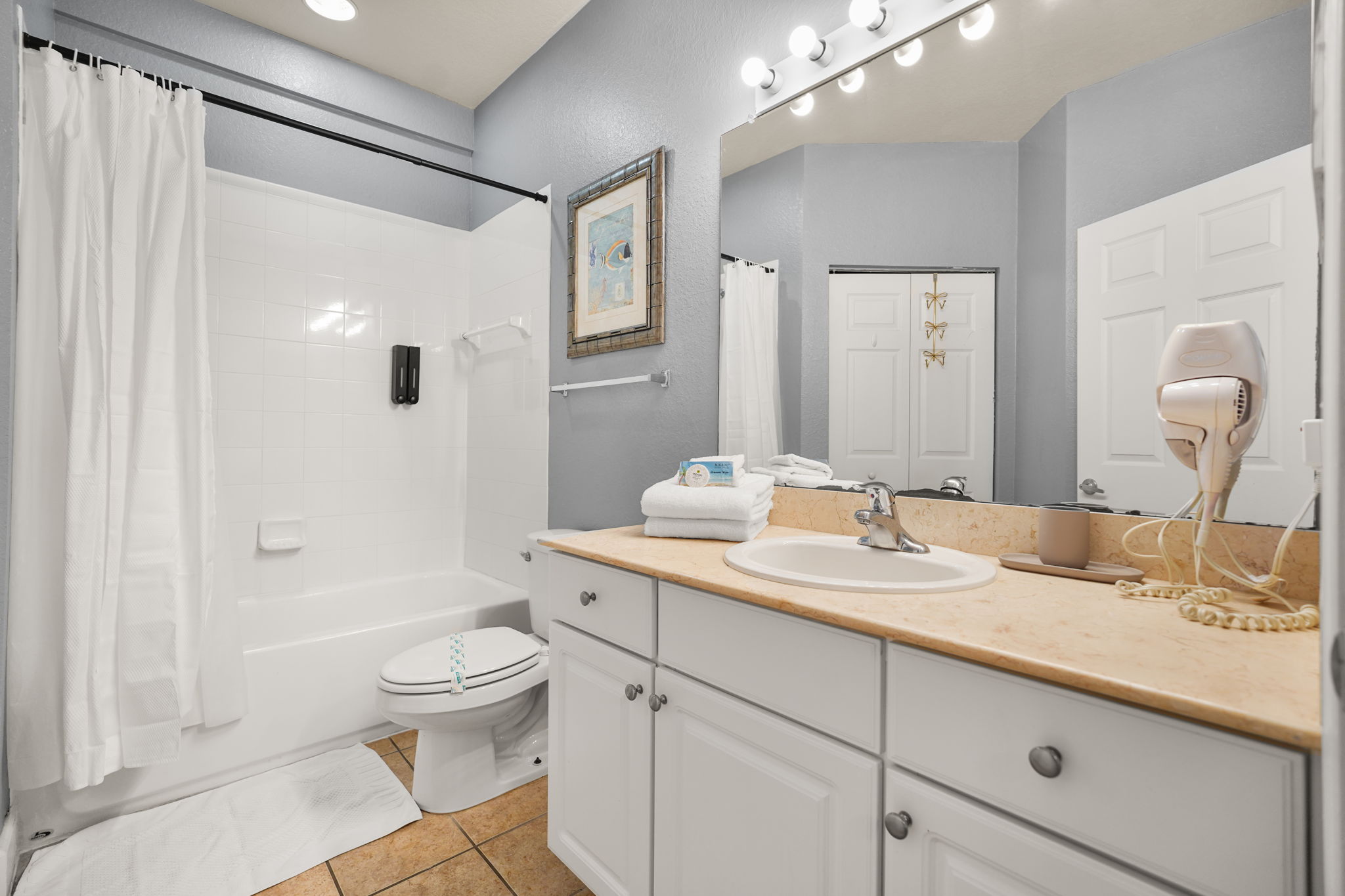4 bedroom vacation townhouse at Lucaya Village - Image 23