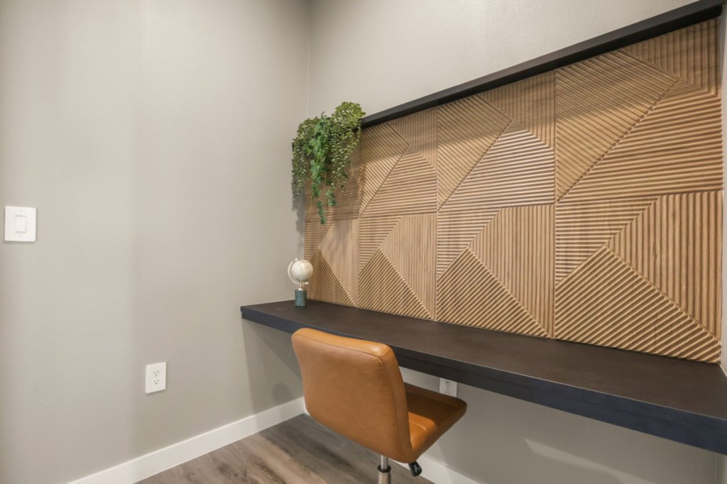 Work space — 3209 Energy Drive, photo 17 of 24