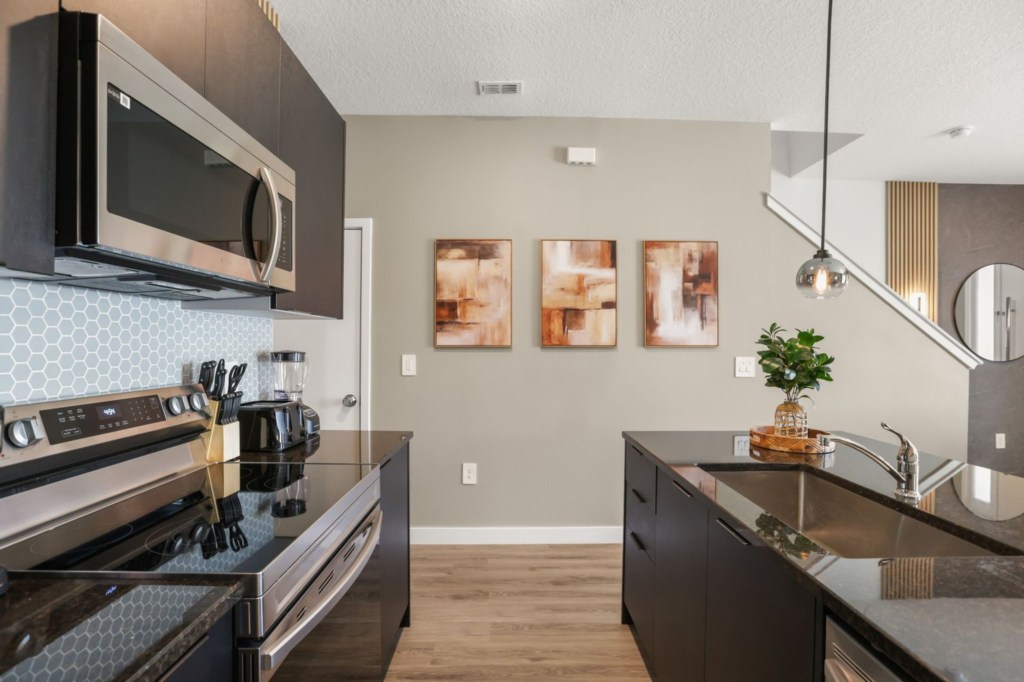 Kitchen — 3209 Energy Drive, photo 10 of 24
