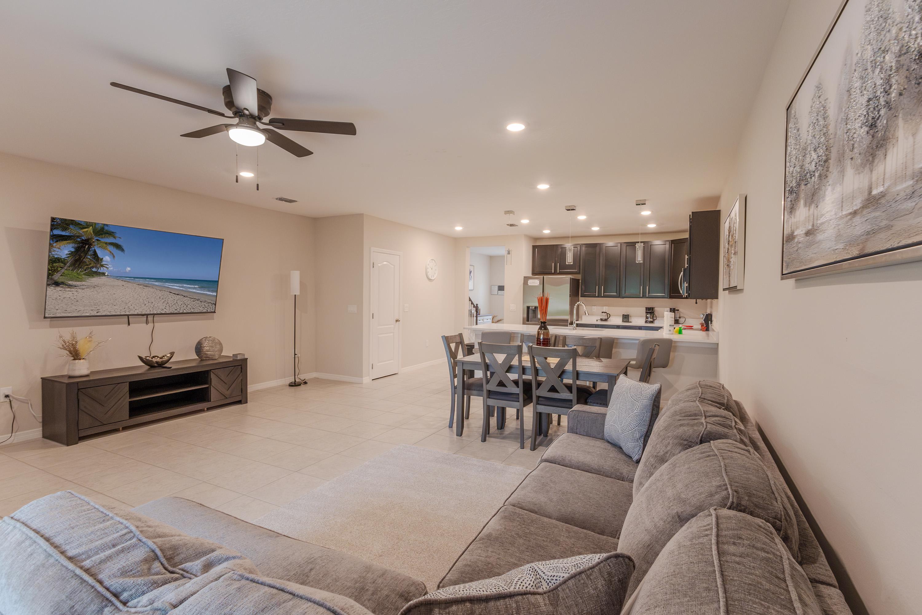 Elegant 3br Home | Gated | Shared Amenities & Pool - Kissimmee