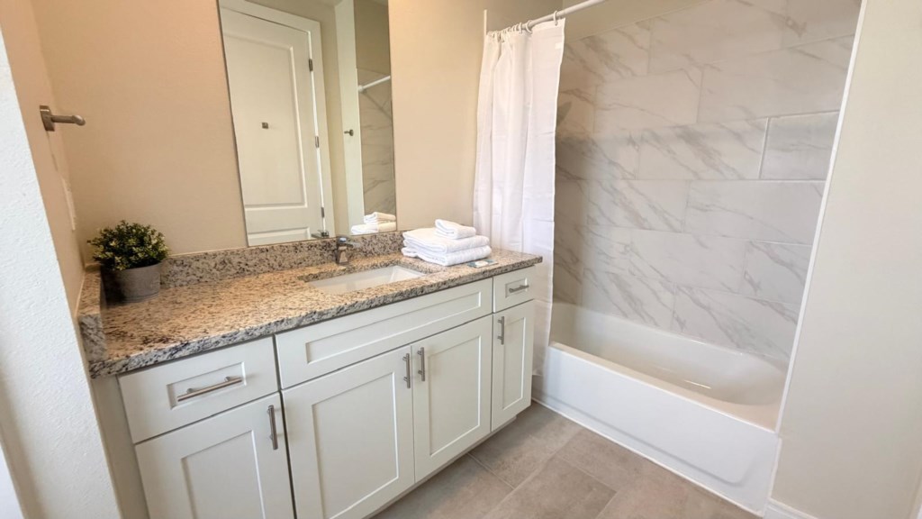 3 bedroom vacation townhouse at Summerville Resort - Image 13