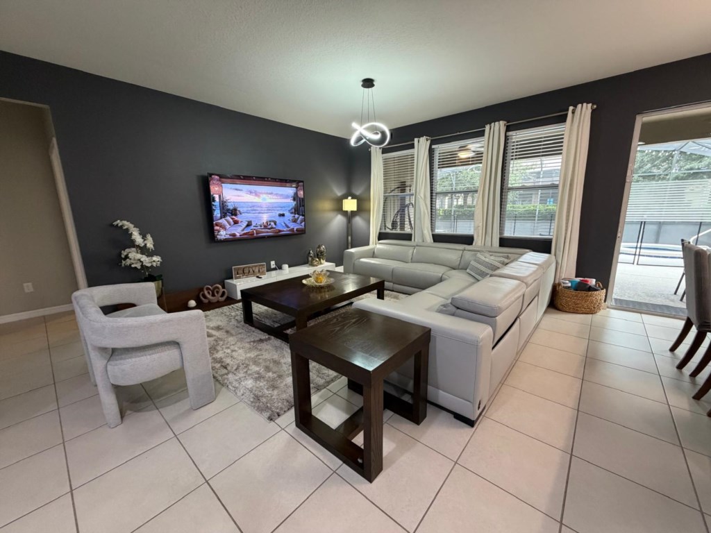 6 bedroom vacation house at Solterra - Image 2