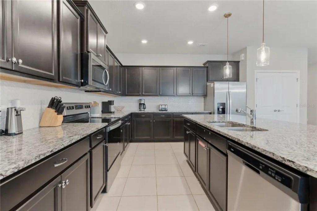 10 bedroom vacation house at Windsor Island Resort - Image 12