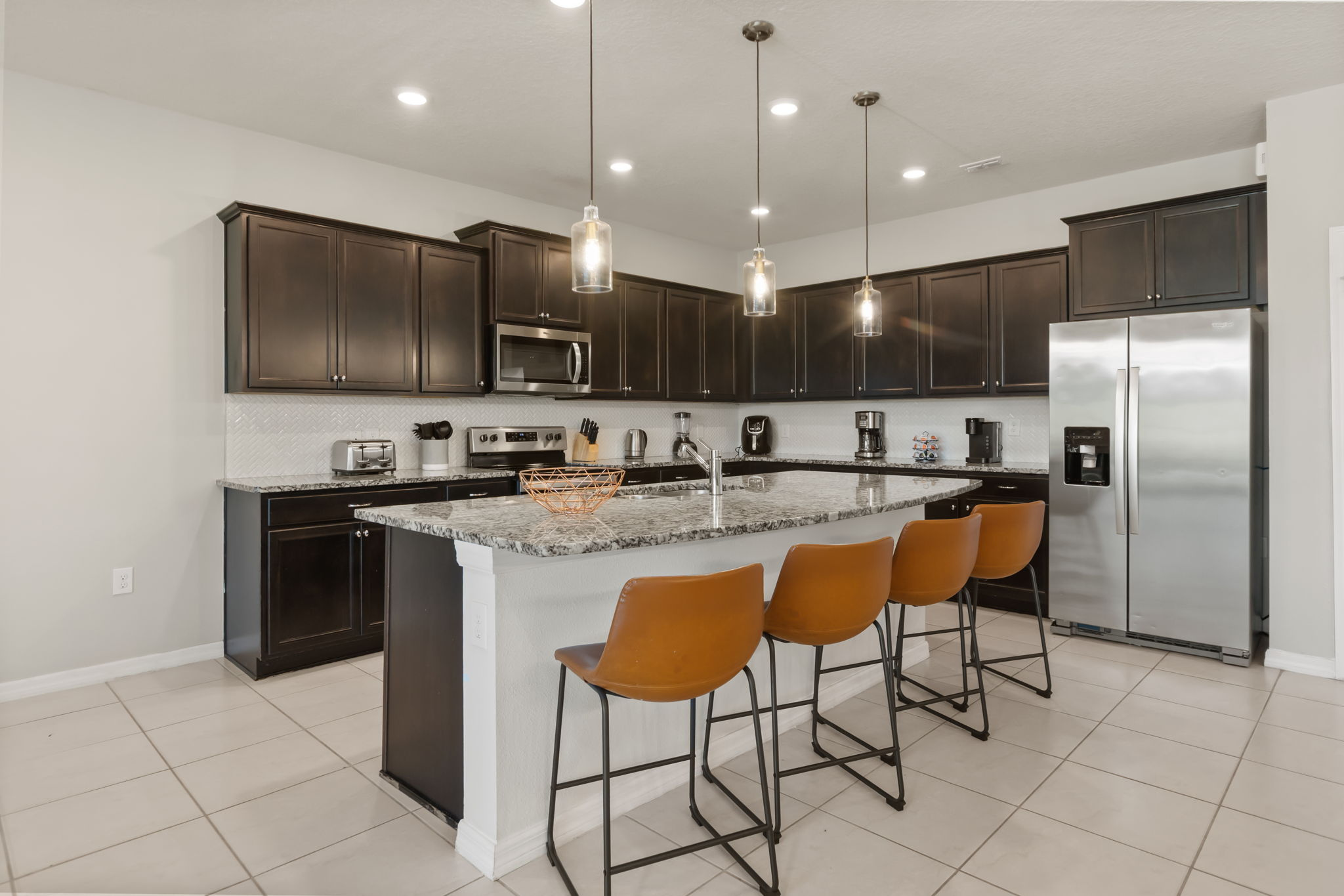 Kitchen — 4321 Lana Avenue, photo 14 of 108
