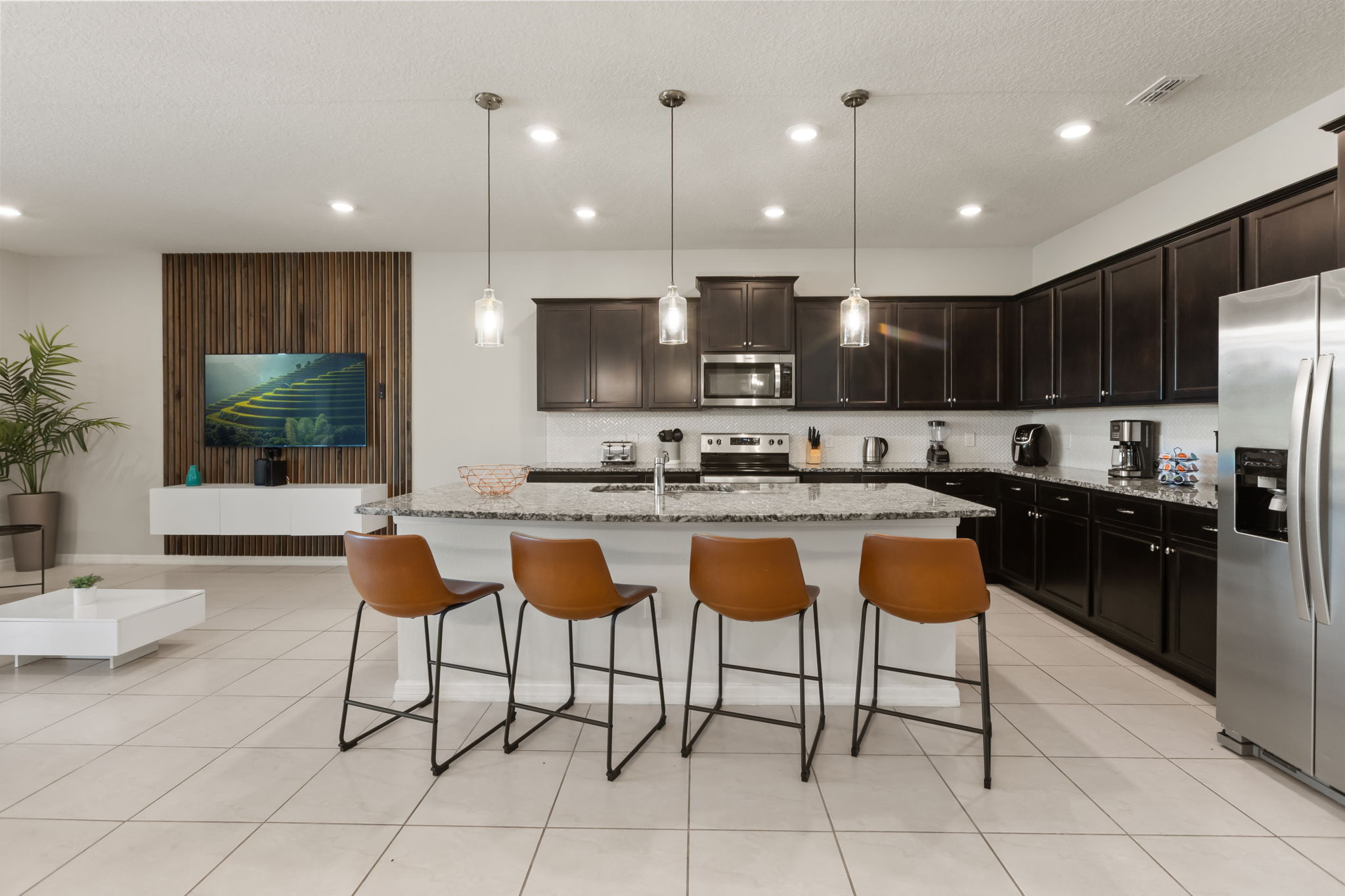 Kitchen — 4321 Lana Avenue, photo 15 of 108