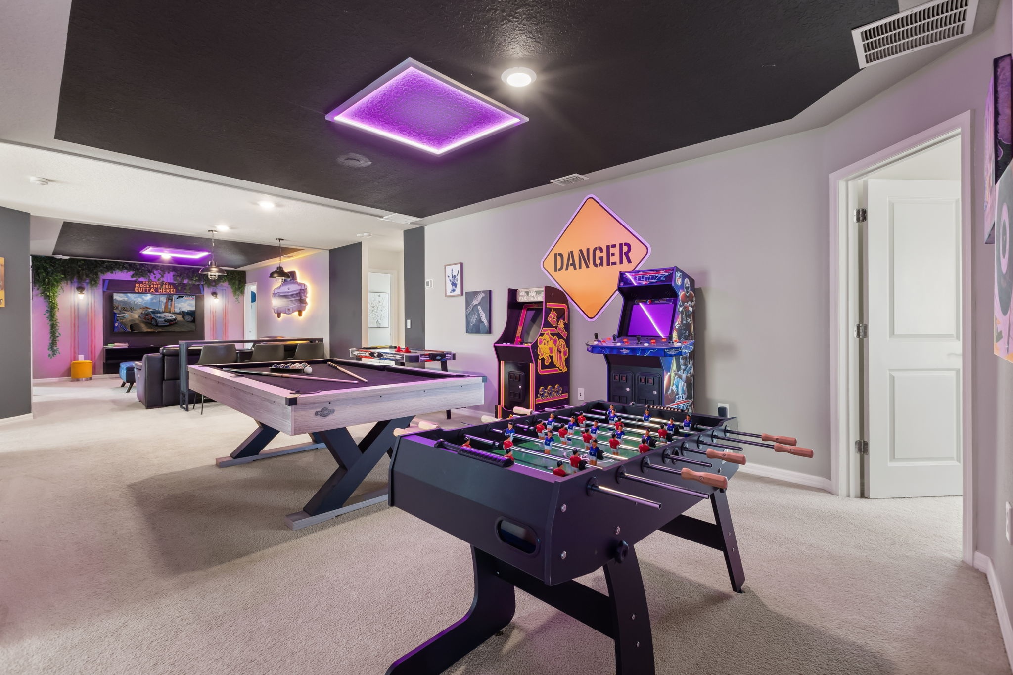 Game Room — 4321 Lana Avenue, photo 5 of 108