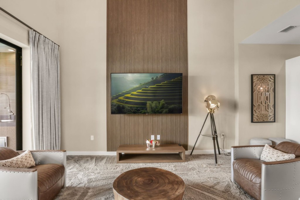Living area — 5591 Positano Way, photo 5 of 33