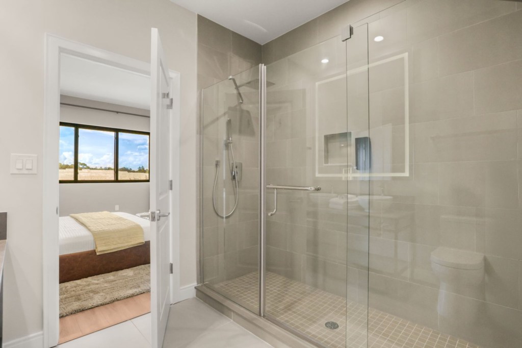 Bathroom — 5591 Positano Way, photo 26 of 33