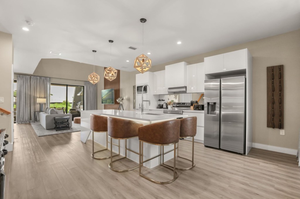 Kitchen — 5591 Positano Way, photo 9 of 33
