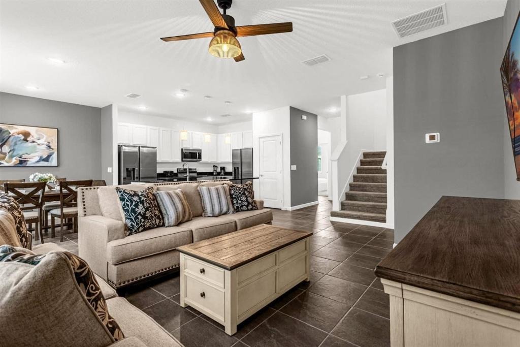 8 bedroom vacation house at Bella Vida - Image 1