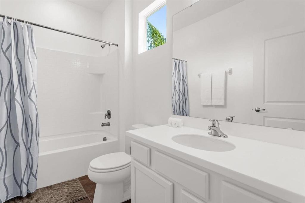 8 bedroom vacation house at Bella Vida - Image 29