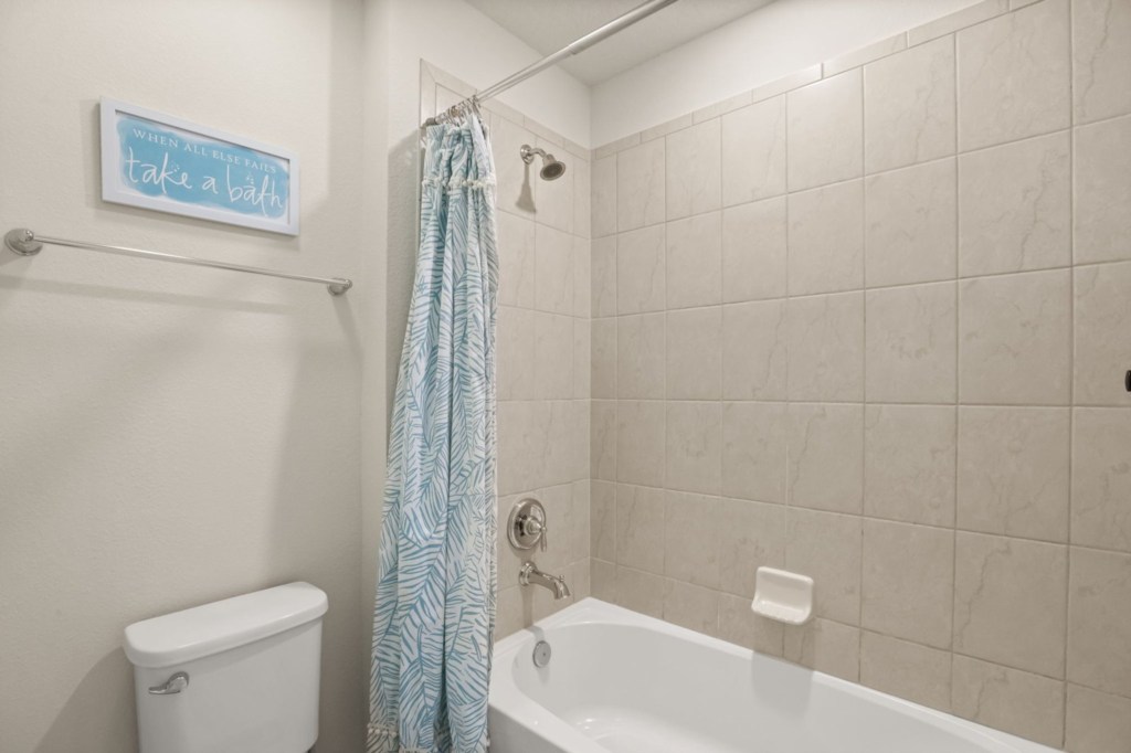 Bathroom — 131 Jetty Way, photo 33 of 78