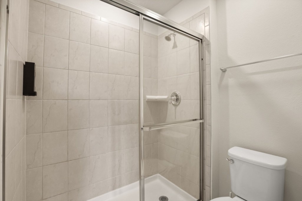 Bathroom — 131 Jetty Way, photo 35 of 78