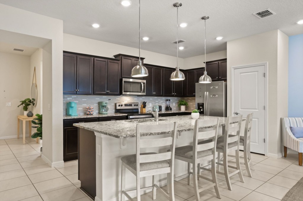Kitchen — 131 Jetty Way, photo 10 of 78