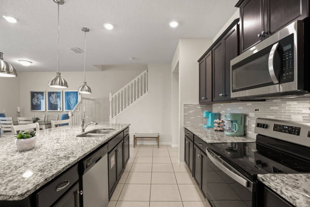 Kitchen — 131 Jetty Way, photo 13 of 78