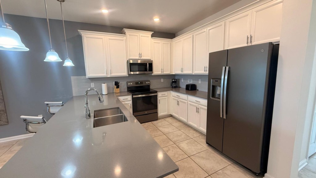 Kitchen — 1115 Challenge Drive, photo 6 of 31