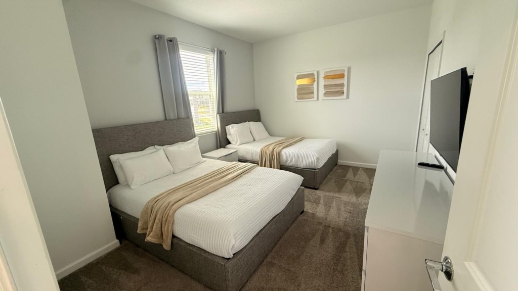 Bedroom — 1115 Challenge Drive, photo 9 of 31