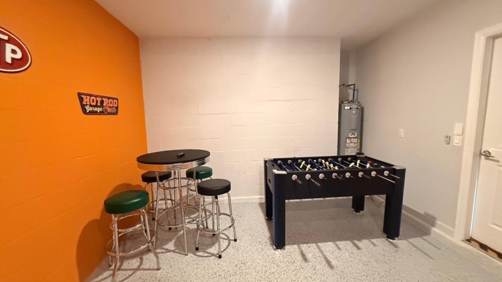 Game room — 1115 Challenge Drive, photo 12 of 31
