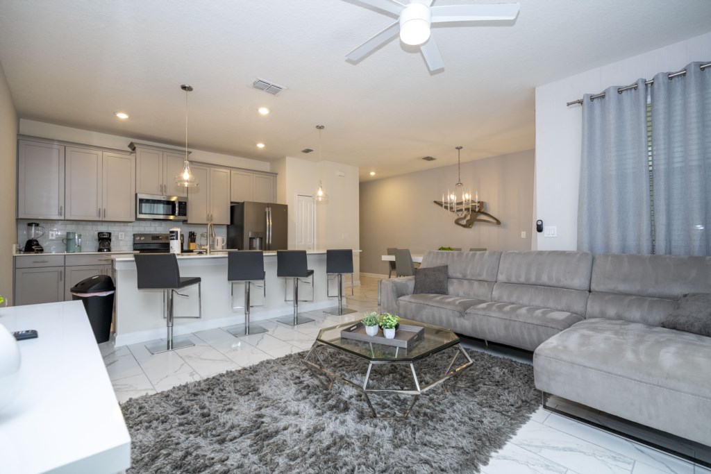 Open floor living & Kitchen