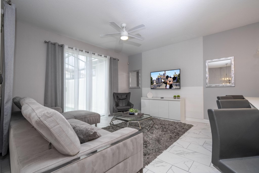 Open floor living & Kitchen