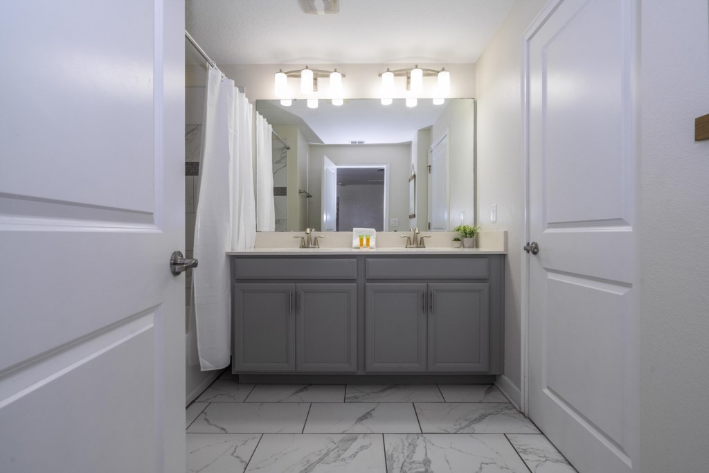 Master Suite bathroom