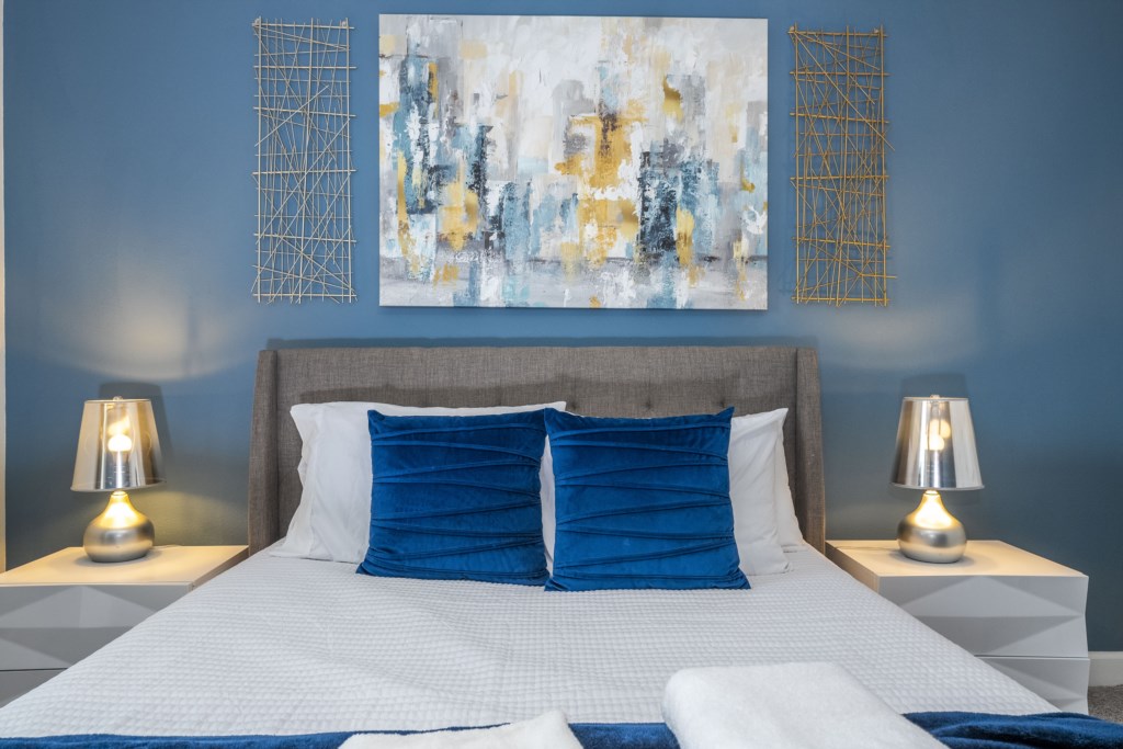 Guest bedroom w/ Queen size bed 